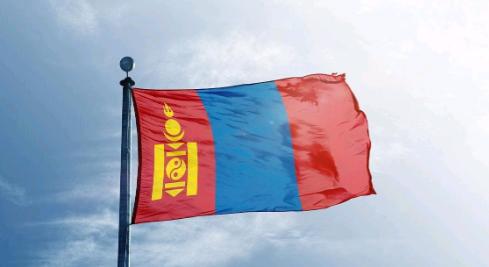 太解气了！蒙古终于低头了！拖了21年的中蒙铁路终于开工，60亿吨超级煤矿向中国敞