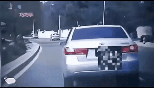 脾气真大说不要就不要了头都不带回的