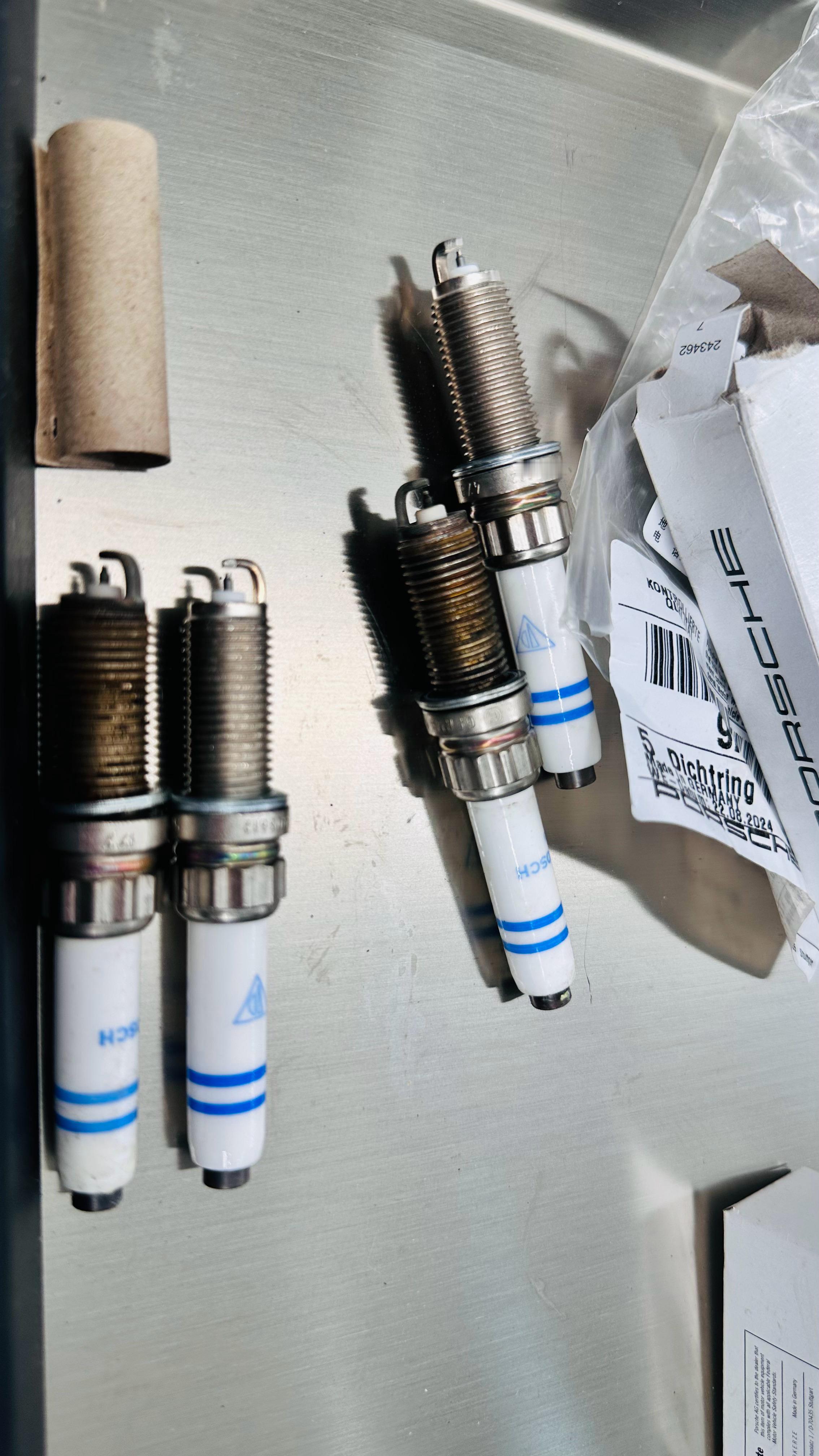 保养完毕。机油8.6公升火花塞六个燃烧良好，可以继续行驶。别不正经说车保时捷[