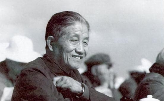建国初期，四位一人身兼三职的地方大员，分别都是谁？“时间紧，三个摊子一起抓，我