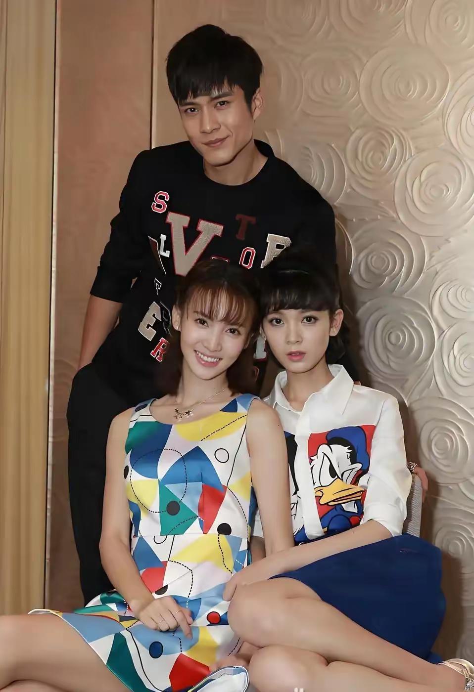 那一年的无心法师。再来一张，左边金晨，右边陈瑶，2人只差了1岁​​​