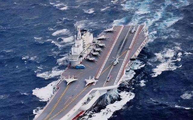 你知道一个航母日常需要多少的花费吗？山东舰编制几千人，食堂一天光是每天伙食费高达