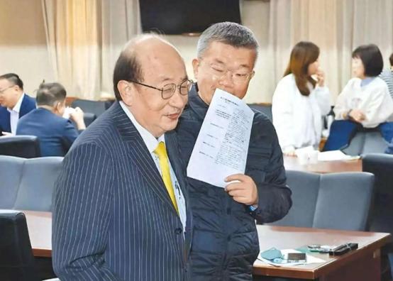 危险信号！赖清德大胜，绿营变天，郑丽文突然改口：支持对美军购 这可不是简单的