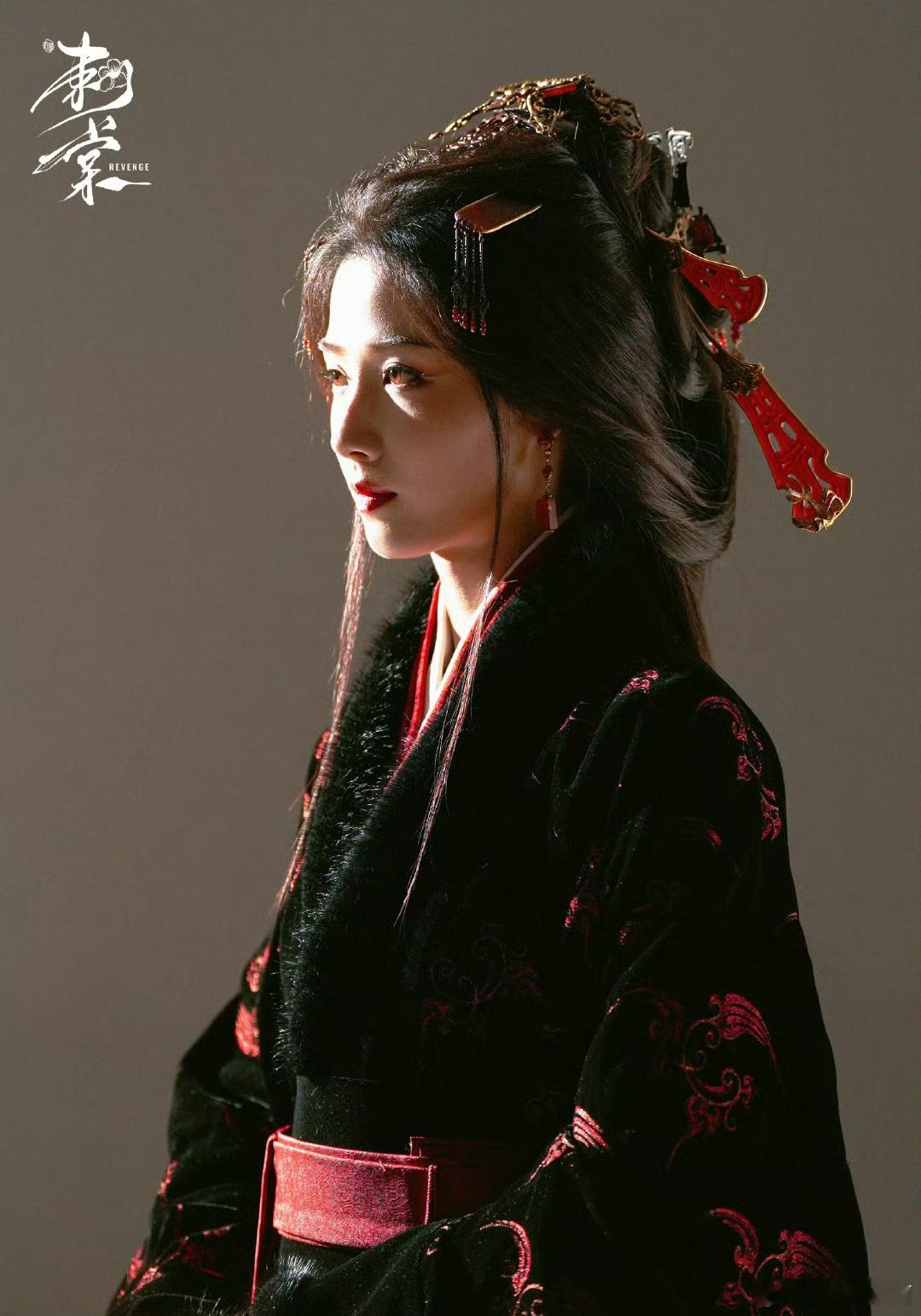 卢昱晓《刺棠》苏落薇定妆花絮，这次的造型更好看了！​​​