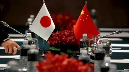 日本驻华大使金山宪治担忧的说，现在东大还是没有跟日本交谈的意愿，日本政府连同他自