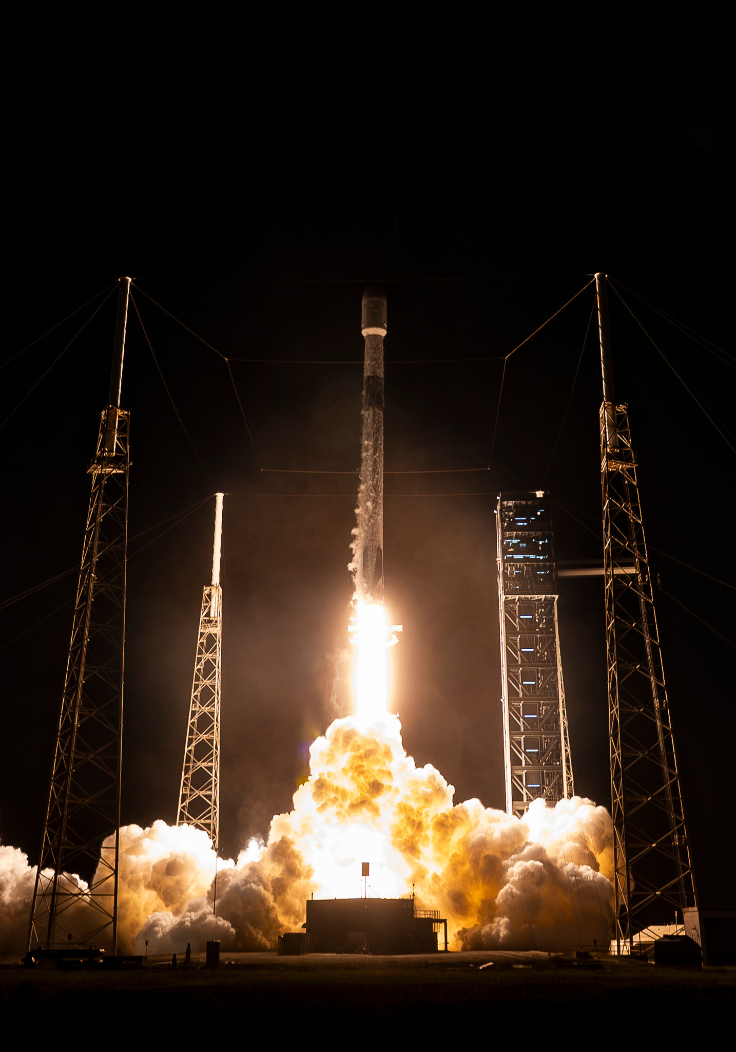 今天09:31，SpaceX在卡纳维拉尔太空军基地SLC-40，使用Falcon
