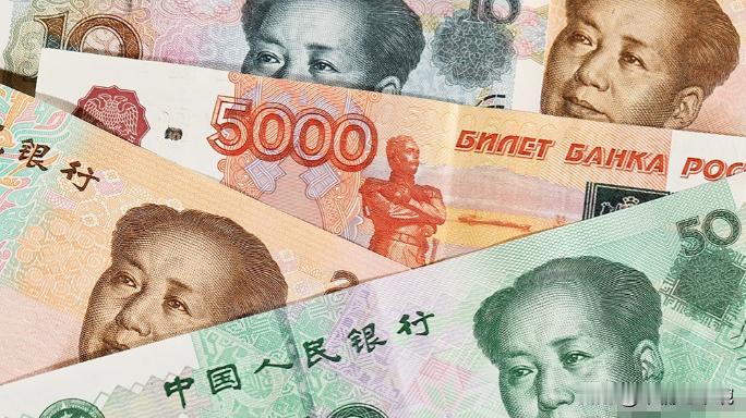 俄罗斯财政部将大规模抛售人民币与黄金12月3日，俄罗斯财政部通报称，12月联邦