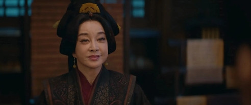 电视剧《折腰》中渔郡能够守住，是太夫人的格局。当时，魏邵出征，魏家除了女眷，已经