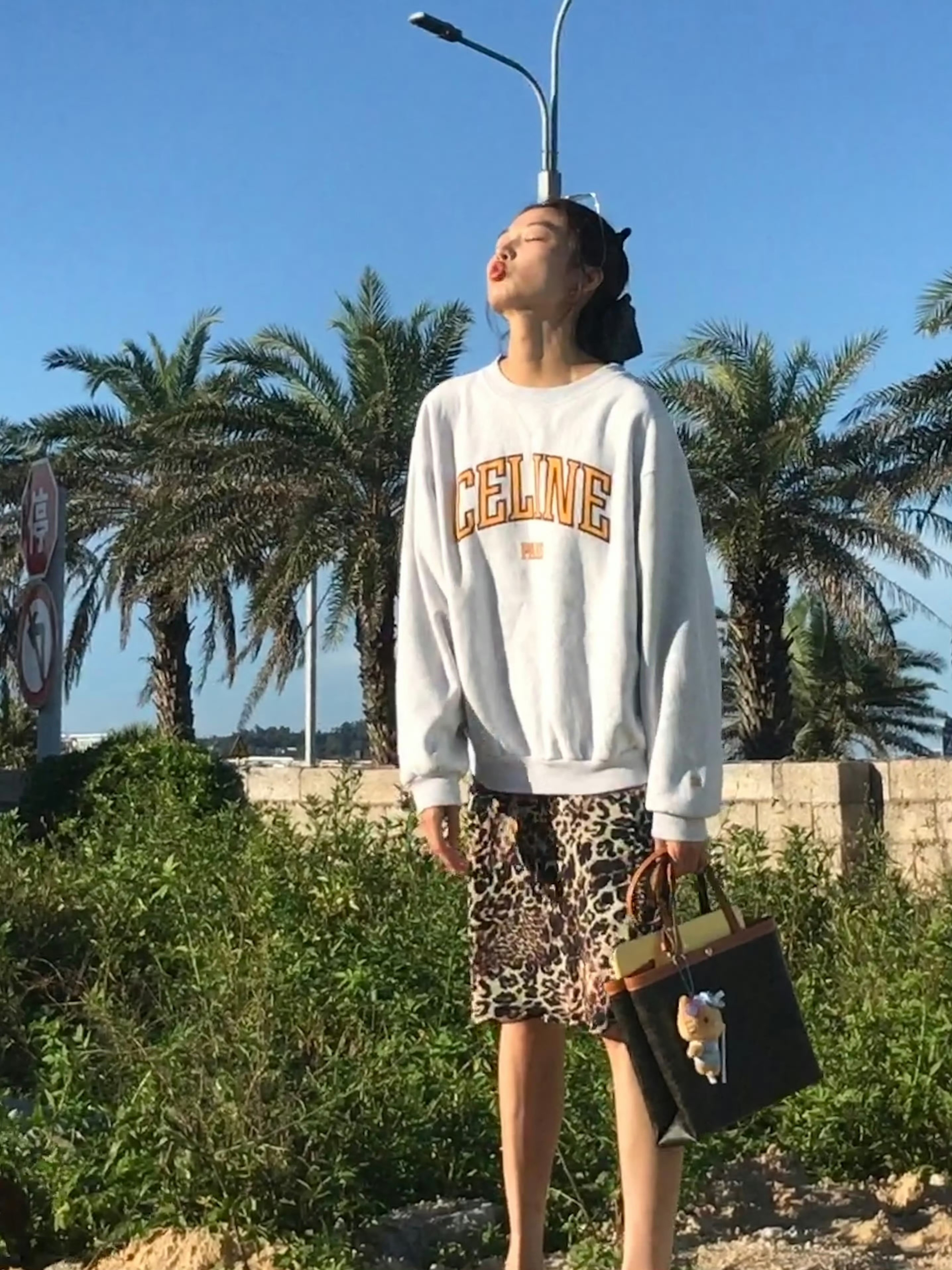 孙千户外遛狗
