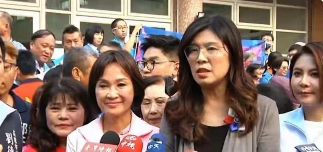 柯志恩又被打脸了！柯志恩在军购上叫得欢，现在打脸就有多惨。现在才发现郑丽文提
