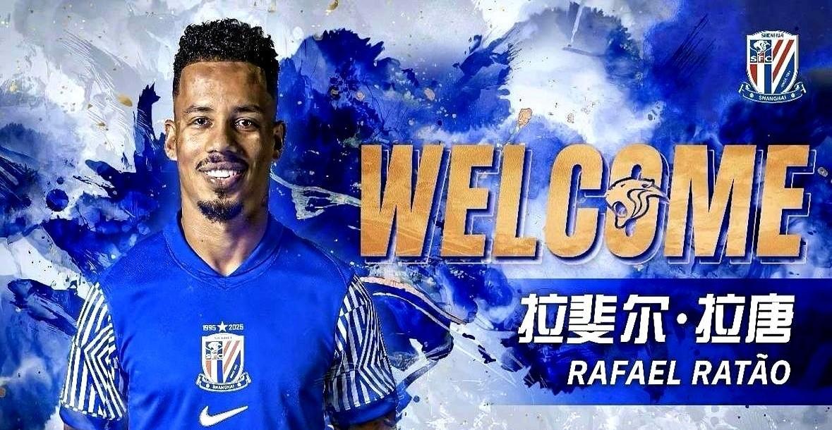 申花这盘棋，真是把阿马杜架在了火上，训练场上的阿马杜最近总是第一个到更衣室。