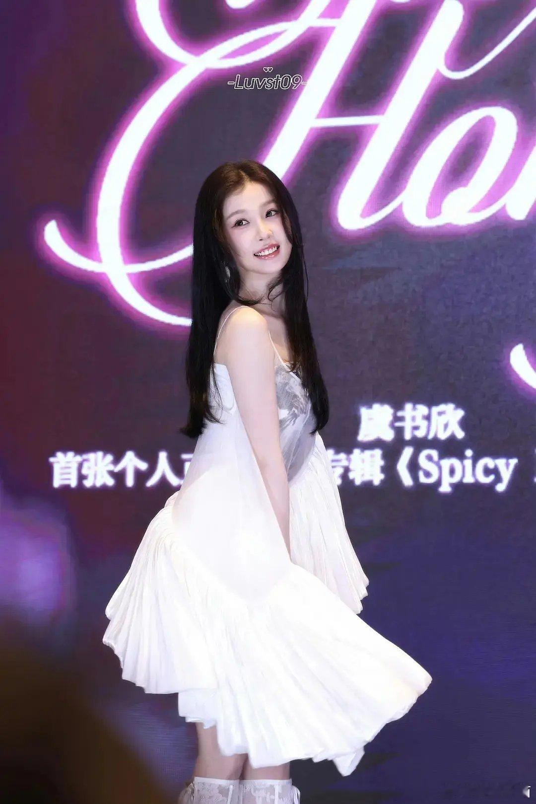 我还是觉得虞书欣小兰花时期最好看