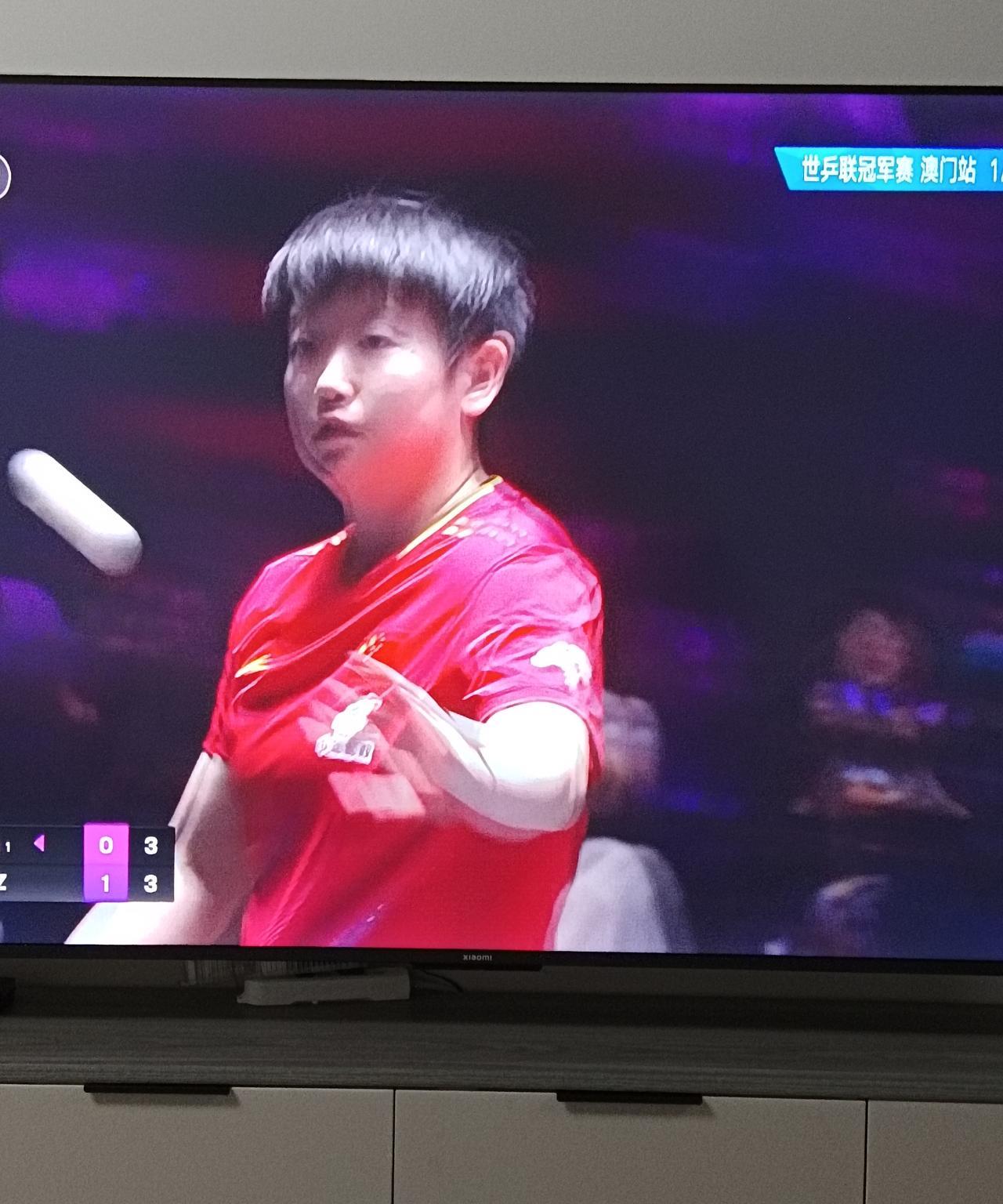 孙颖莎4：1逆转迪亚兹，晋级四强。冷不防，迪亚兹逆转第一局。开局到中局，双方比
