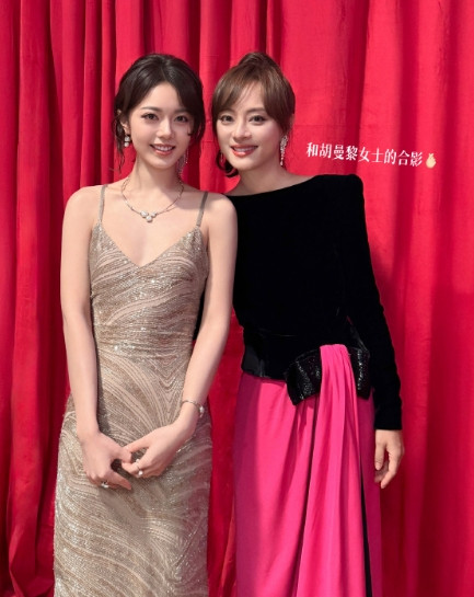 赵今麦晒与孙俪和杨幂的合影！