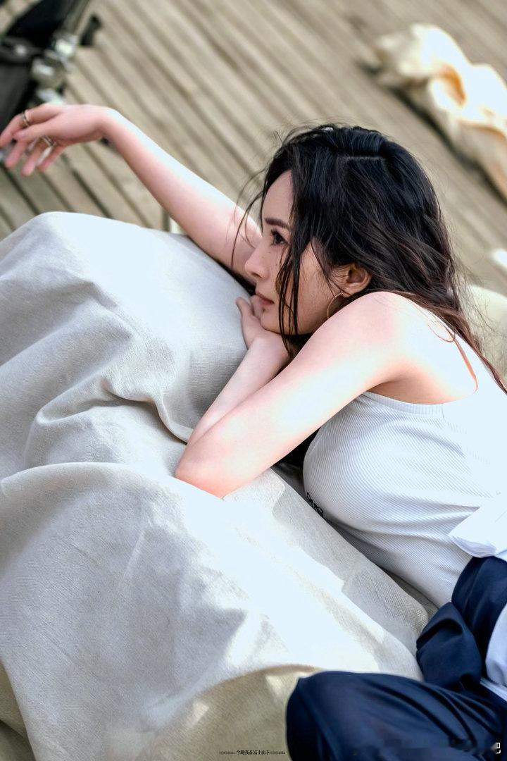 杨幂“你是春日的入场券，盛夏的晚晴天”𝒴𝓸𝓊𝒶𝓇𝓮