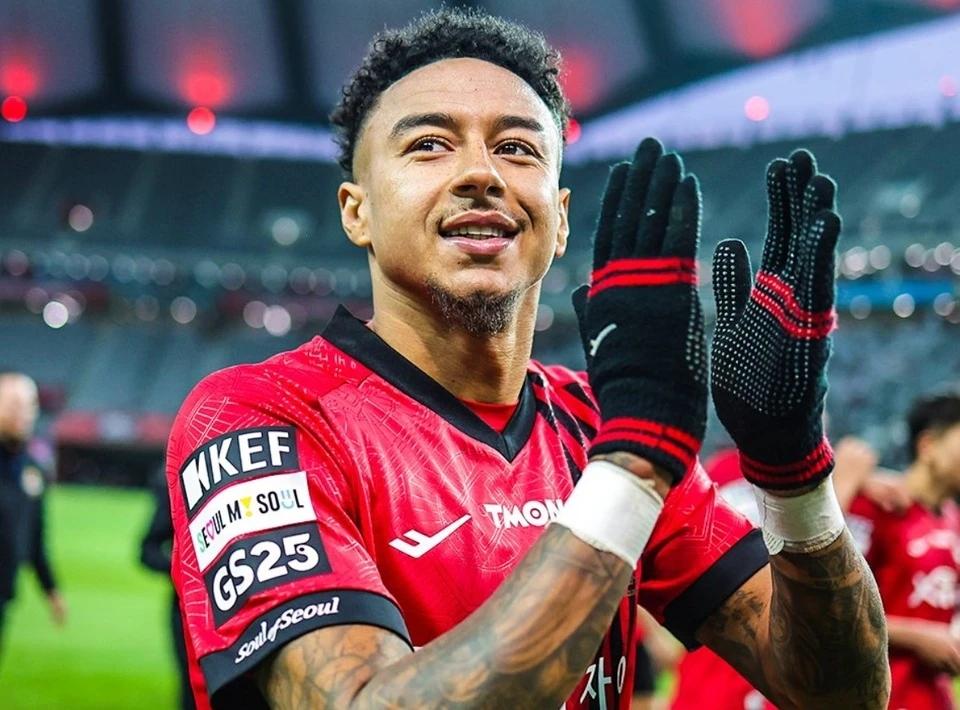 前曼联中场林加德在韩国踢球期间的收入大幅缩水。据韩国媒体报道，他加盟首尔FC时的