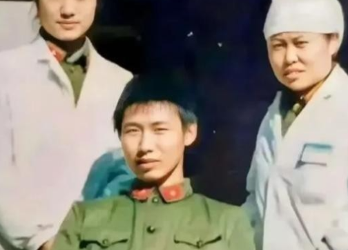 1986年，河北小伙在作战中荣获一等功臣，没想到却跟女友写信提分手，女友得知后，