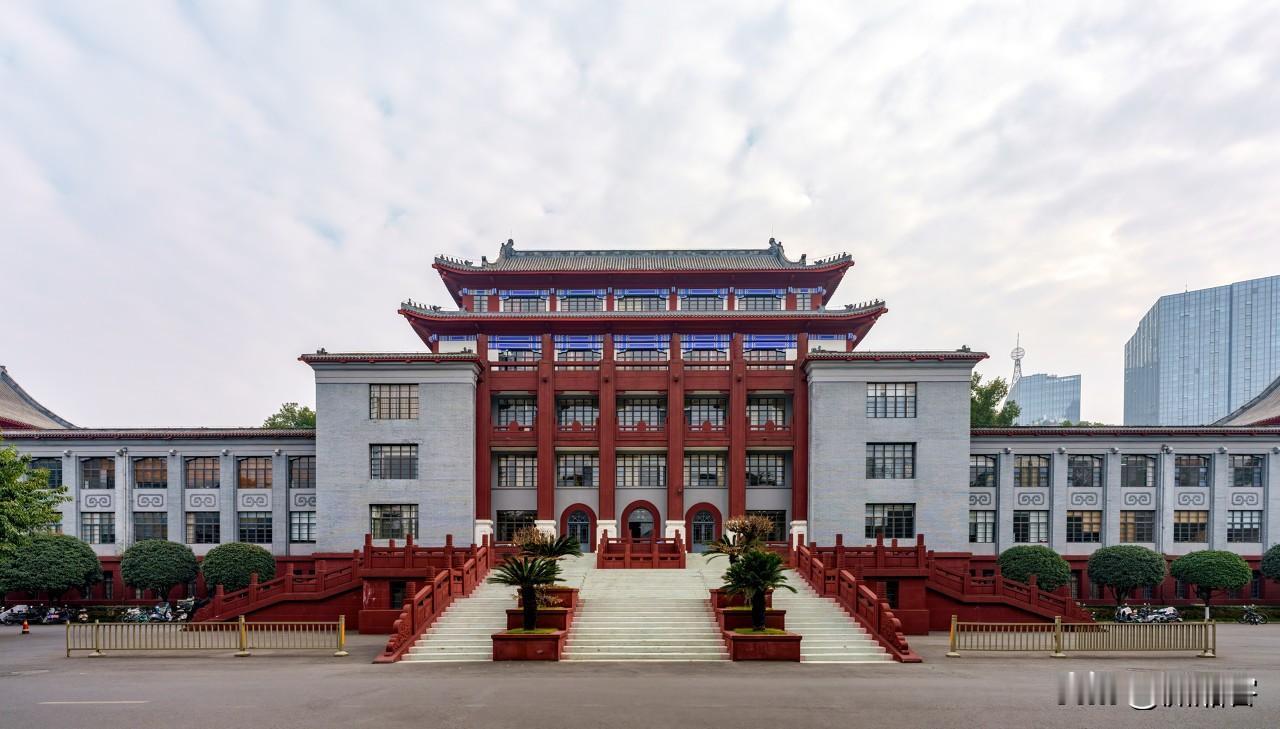 这些个高校情况，你有必要知道下，更好的选择和报考。单论工科专业实力，211北