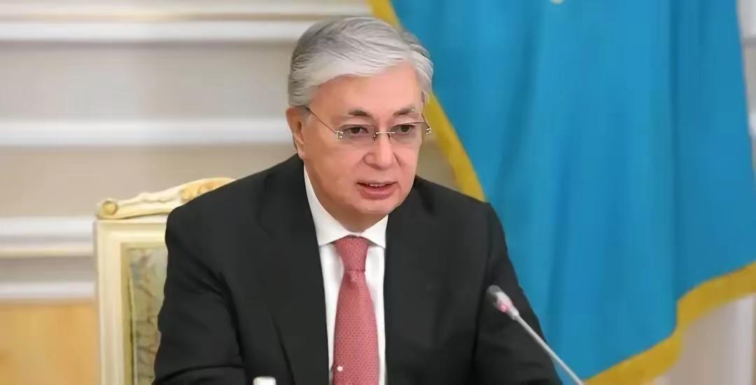 哈萨克斯坦总统托卡耶夫突然宣布了：阿斯塔纳愿意加入由美国主导的“国际和平/繁荣物