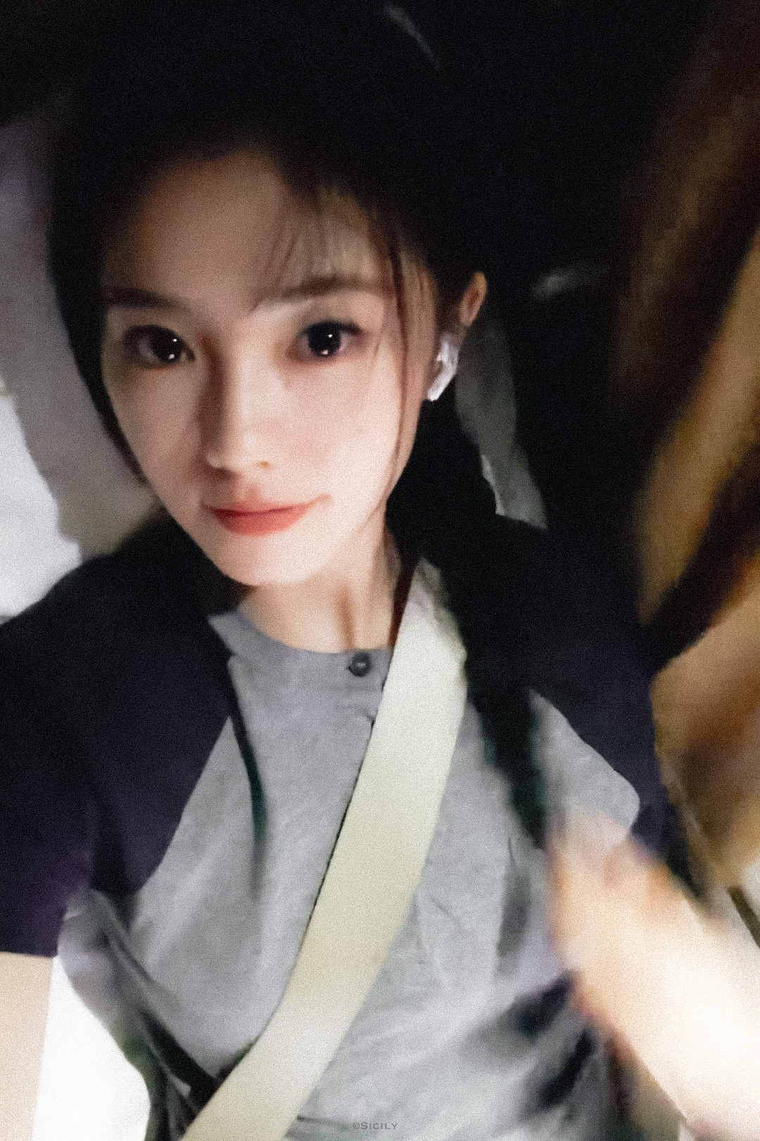 *黑瞳仁🖤*刘浩存