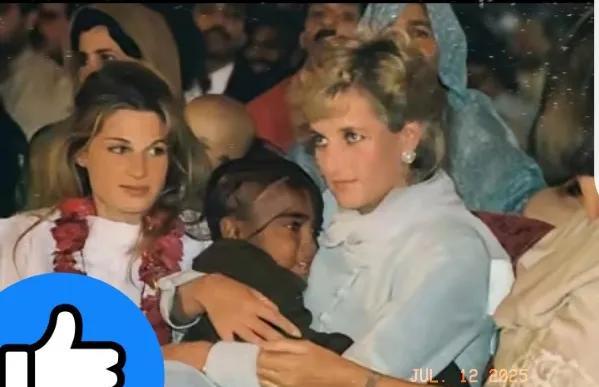 英国86岁皇家摄影师侯赛因（AnwarHussein）与儿子首次公开戴安娜王妃