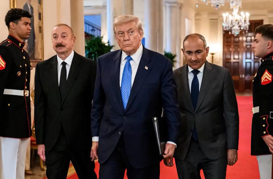 全球格局彻底变天！8个小国突然封神，中美俄抢破头，真相太扎心？美国智库突然点