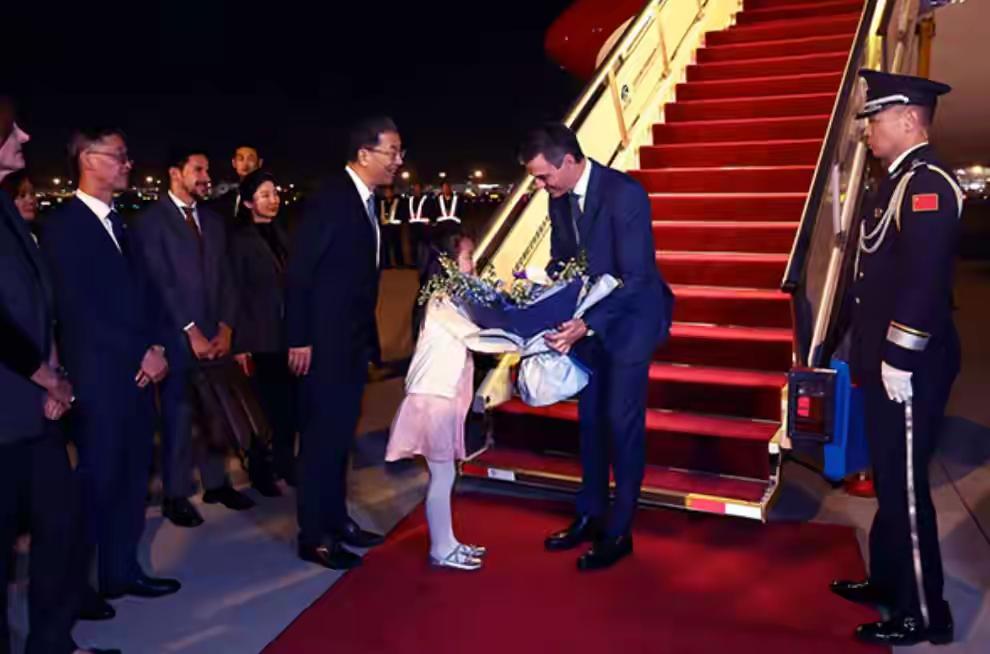 比利时跳脚逼欧盟27国对华出手！中方贵客临门，欧洲用行动打了谁的脸？刚看到