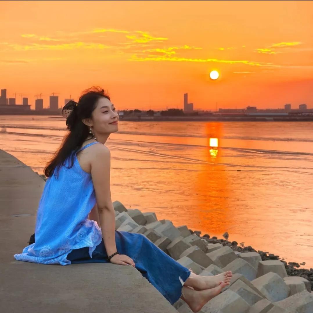 相亲第一眼看上对方的概率有多大？相亲第一眼就看上对方的概率低得可怜。据婚恋平台