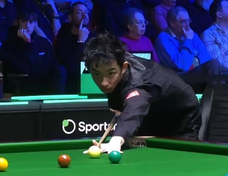 恭喜吴宜泽4-0横扫本·默滕斯强势晋级威尔士公开赛的32强在刚