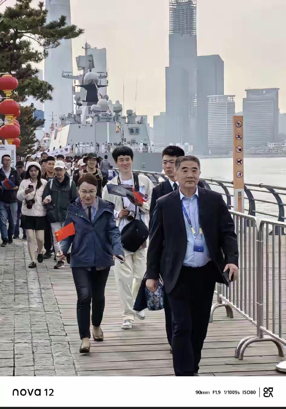 卧龙凤雏，得一人者可得天下。