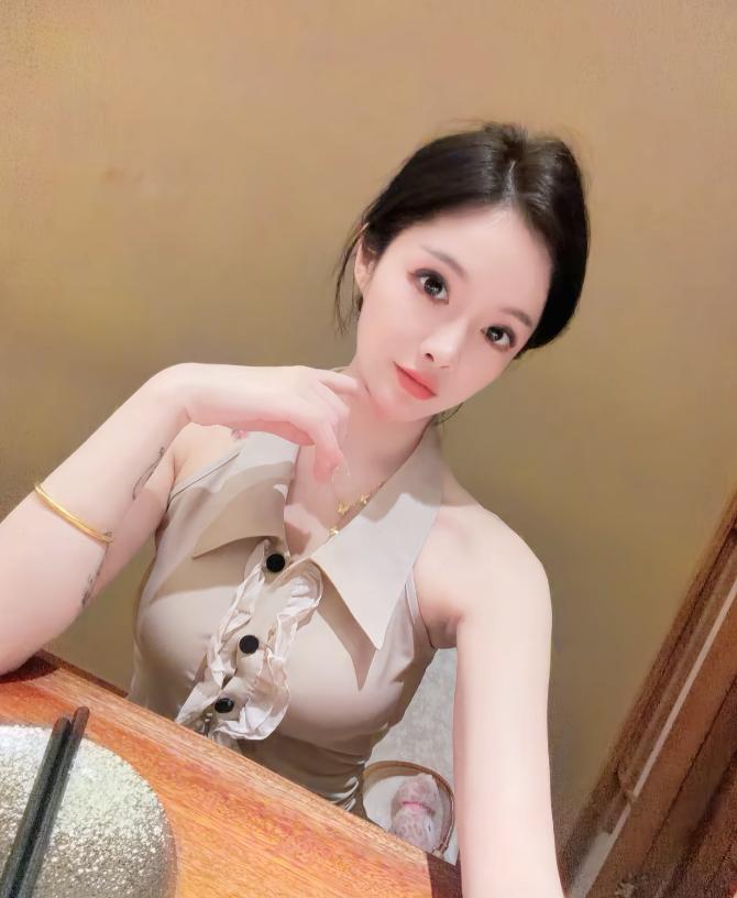 曝湖北网红晨七七去世，长得漂亮、开雷克萨斯，朋友透露劝了不听，把自己搭进去了，最