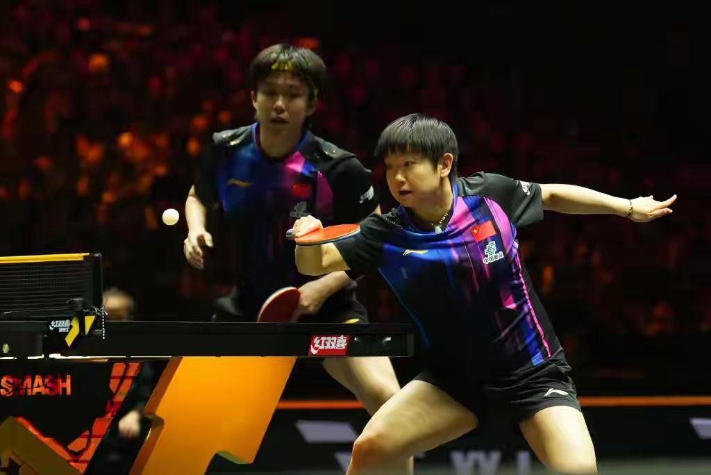 莎头组合3:0战胜雨果/高桥情侣组合！莎头前两局不费吹灰之力，以两个11:3轻