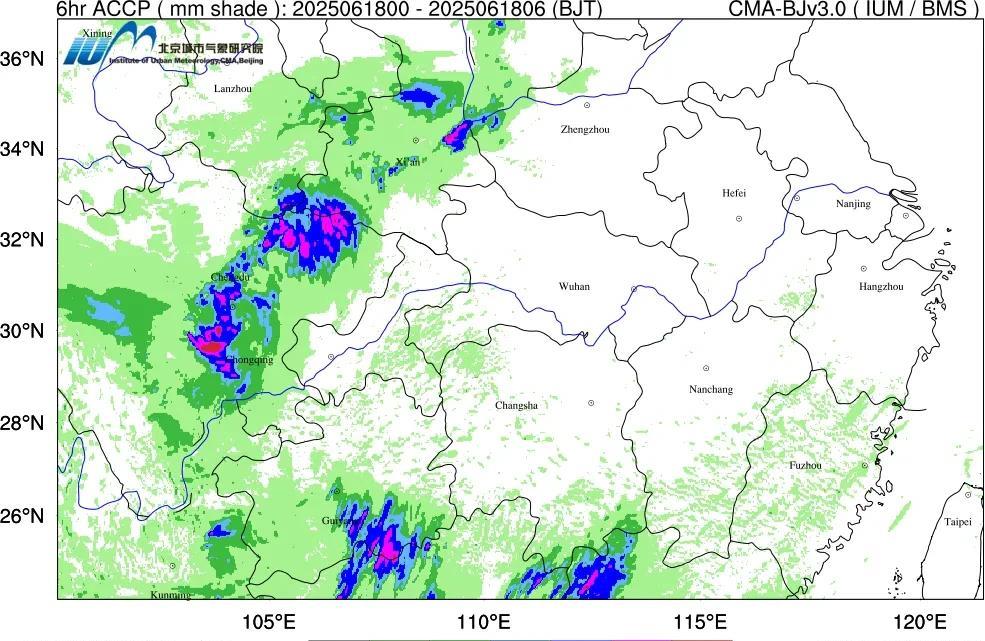 由于本轮强降雨的背景场上副高和西南季风势力均比前期明显偏强，因此水汽输送也要更北