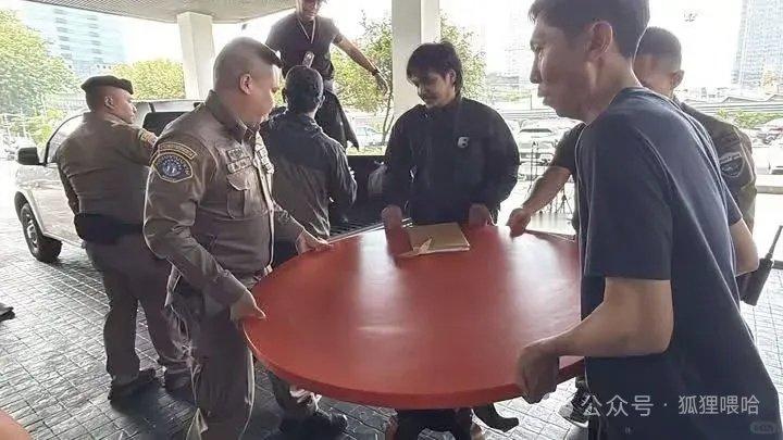 #泰国警方没收僧侣情事餐桌#为啥要没收！[捂脸哭][捂脸哭][捂脸哭]这是注入精神力的操作台！​