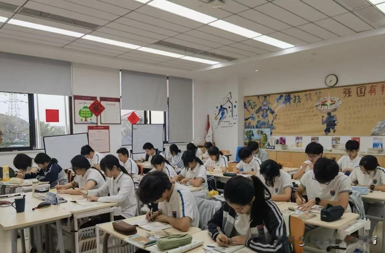 孩子是不是读书的料，看这几点就知道了！1、真正的读书苗子，自带超强专注力，