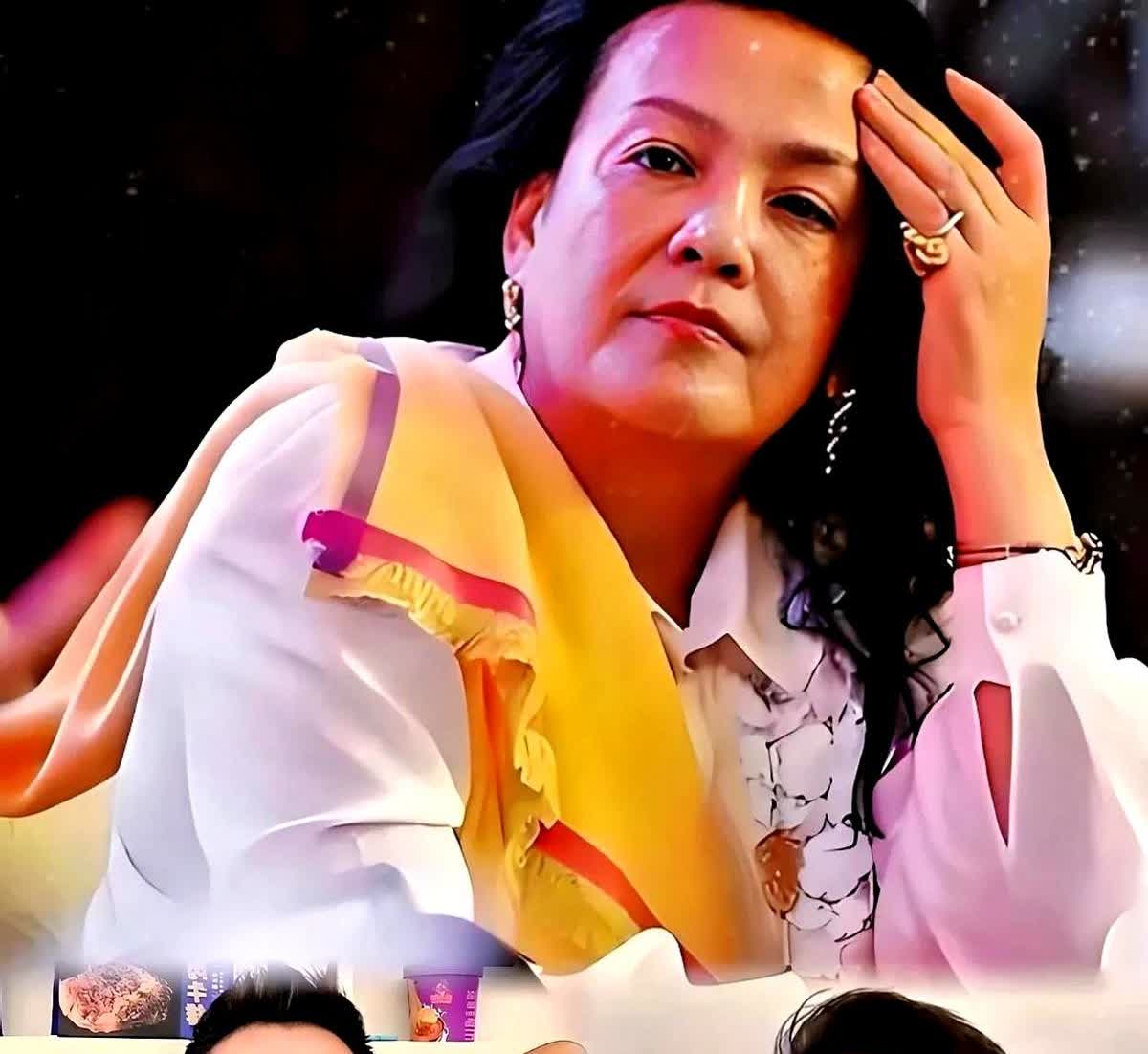 汪小菲近几日接受采访时，吐槽起了家里的琐事。他说自己和妈妈张兰，习惯性吵