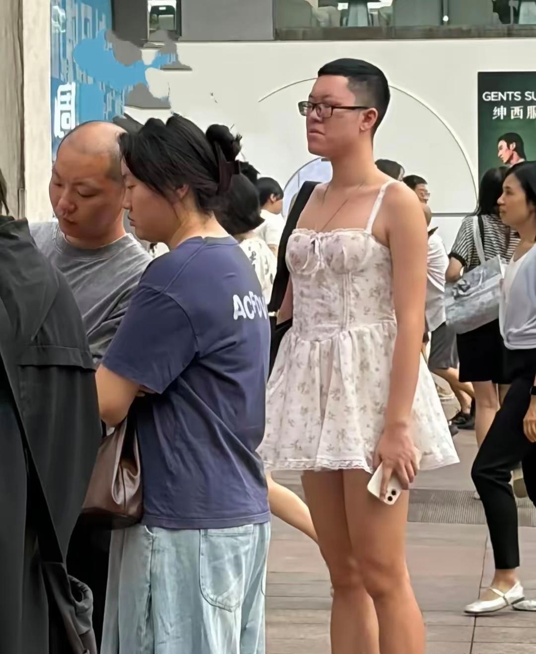 只要自己不尴尬，尴尬的就是别人