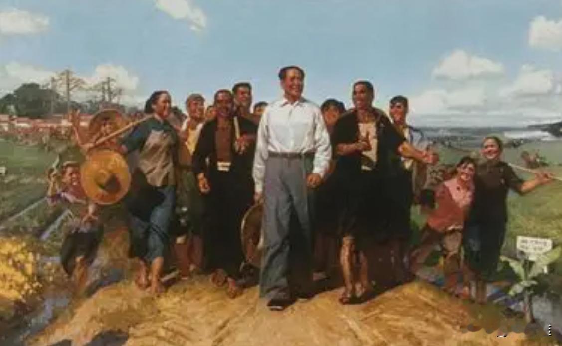 个人觉得毛主席的思路是正确的，看看现在的农村，多少自然村都已经荒废掉了。小块土