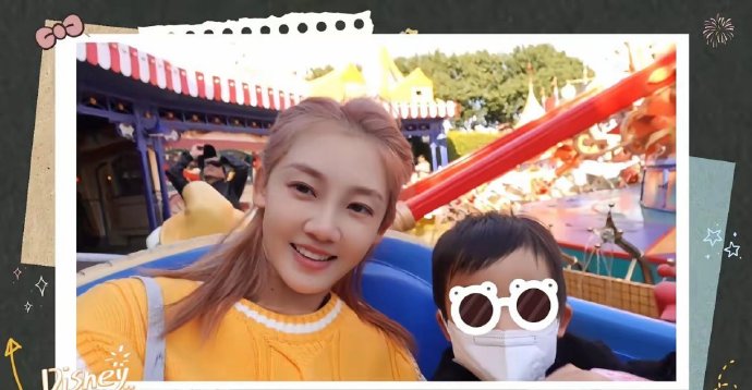 郑恺妻子苗苗更新了去上海迪士尼游玩vlog，夫妻俩还带了两个孩子一起去，一家四口