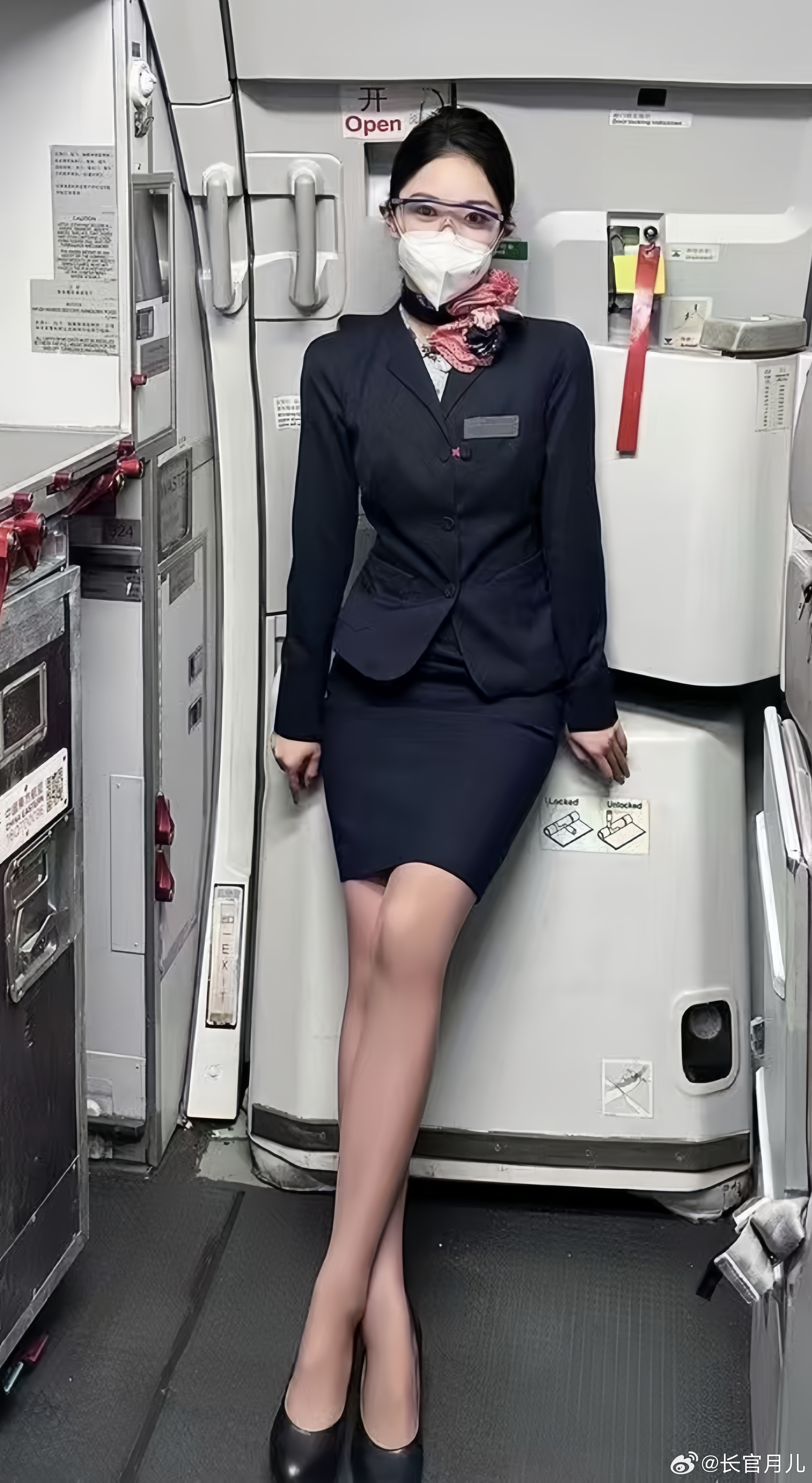 东航空姐。又美又飒。