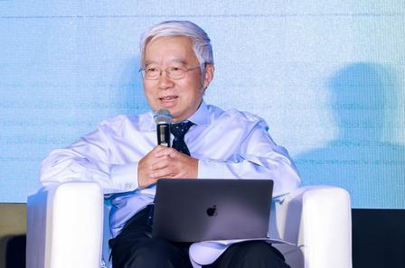 地方债早就堆得老高了！现在还有人喊着要大搞基建扩容，我真是替这事儿捏一把汗。