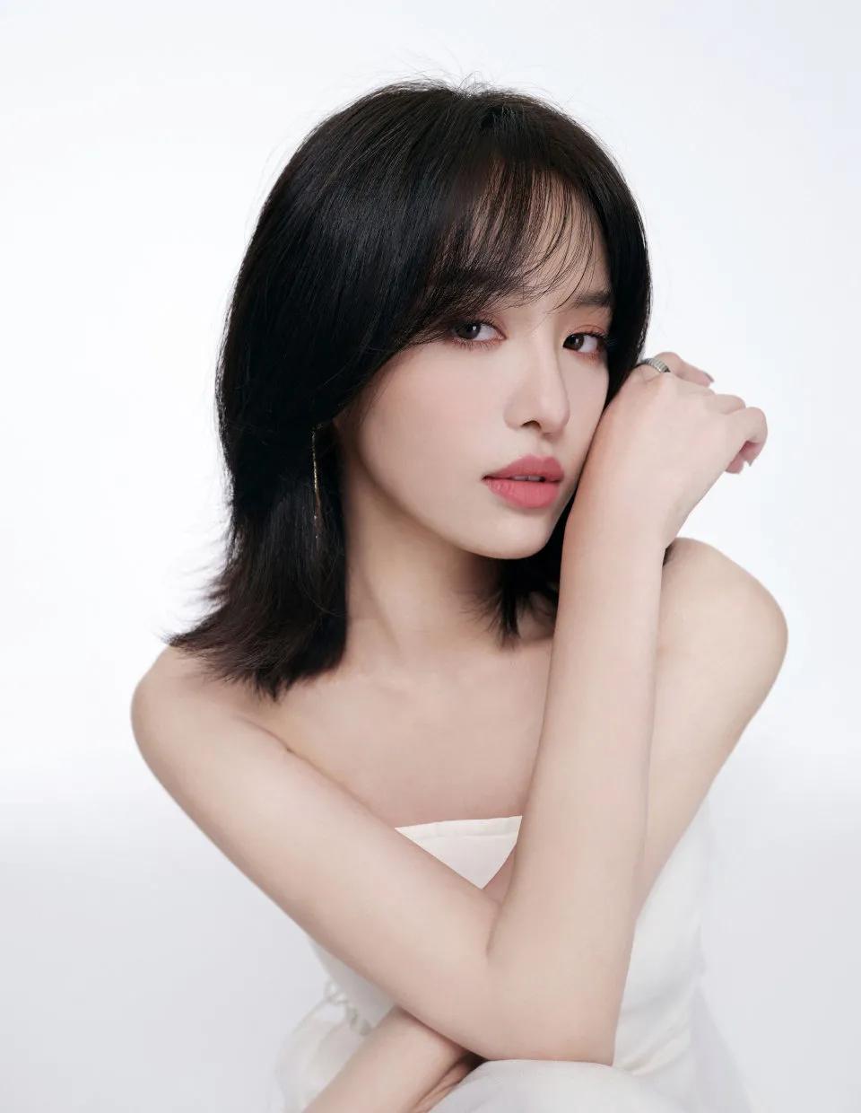 罗秋韵美图分享6粉裳倚秋韵秋韵如痴如醉罗秋韵臧秋叶秋韵罗晓韵罗蒙秋秋
