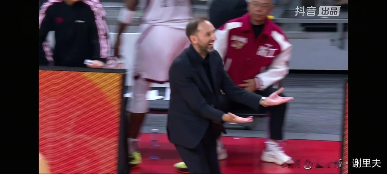 这就是天意！浙江绝杀广东，恕我直言，常规时间漏判对奎因的推人犯规，不然早结束了，