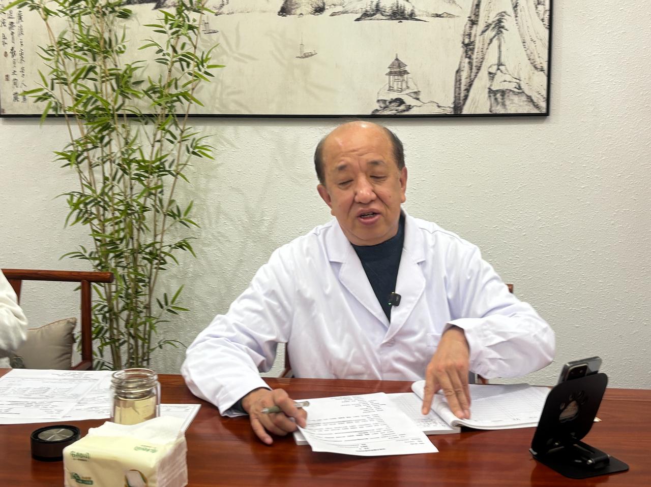 抽动症必看10大问题，家长收藏好，少走弯路各位抽动症孩子的家长注意了！无论你