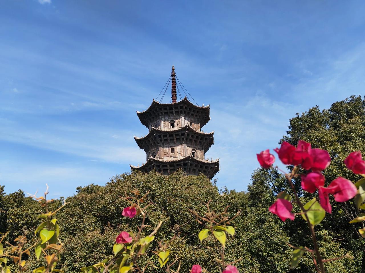 马上马上离开泉州！！这地方像开元寺，关岳庙，西街，浔埔，洛阳桥都不收门票，可景点