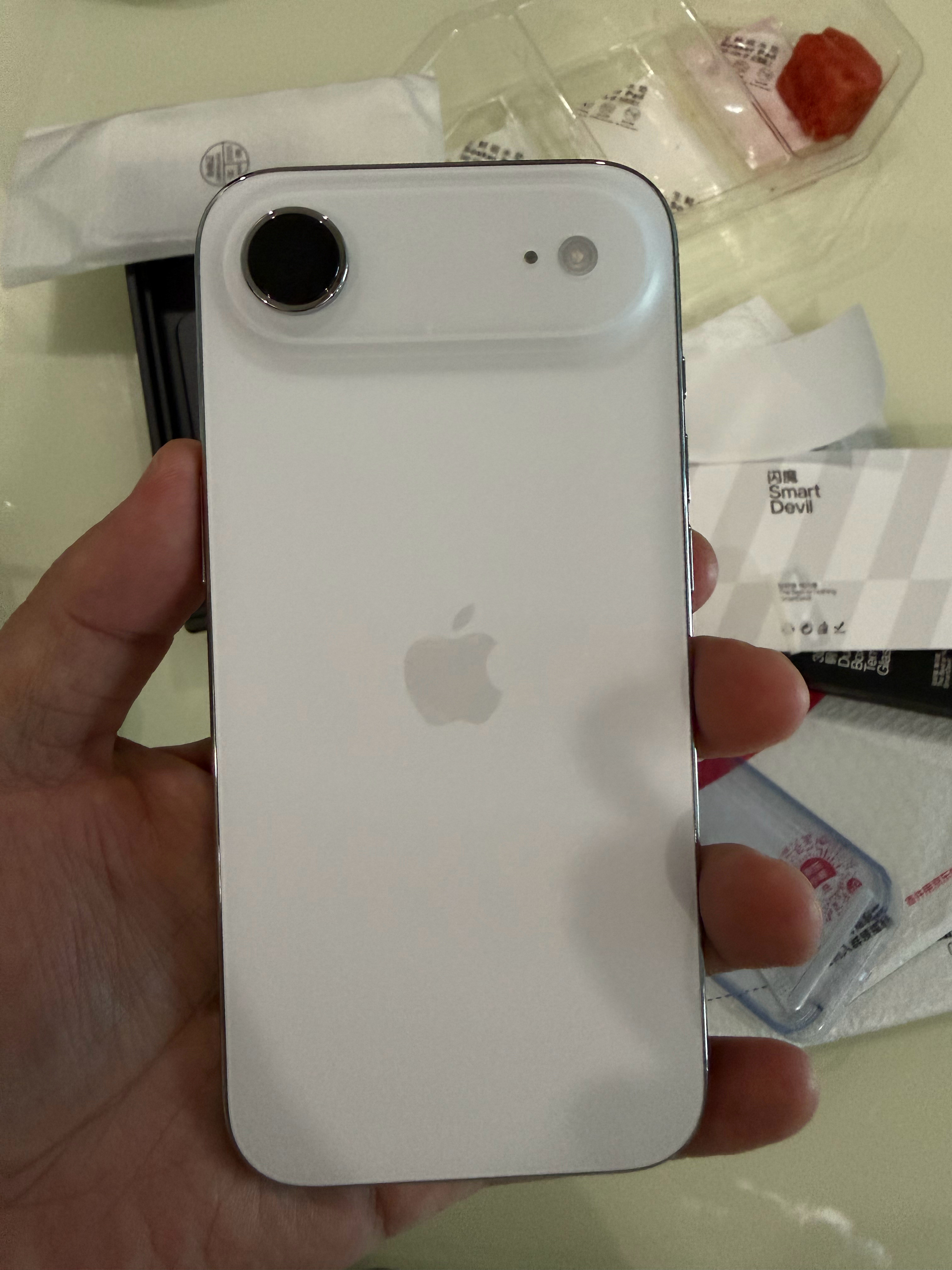 iPhoneair到手去办esim，发现身份证丢了……我带上驾照护照都不行，只