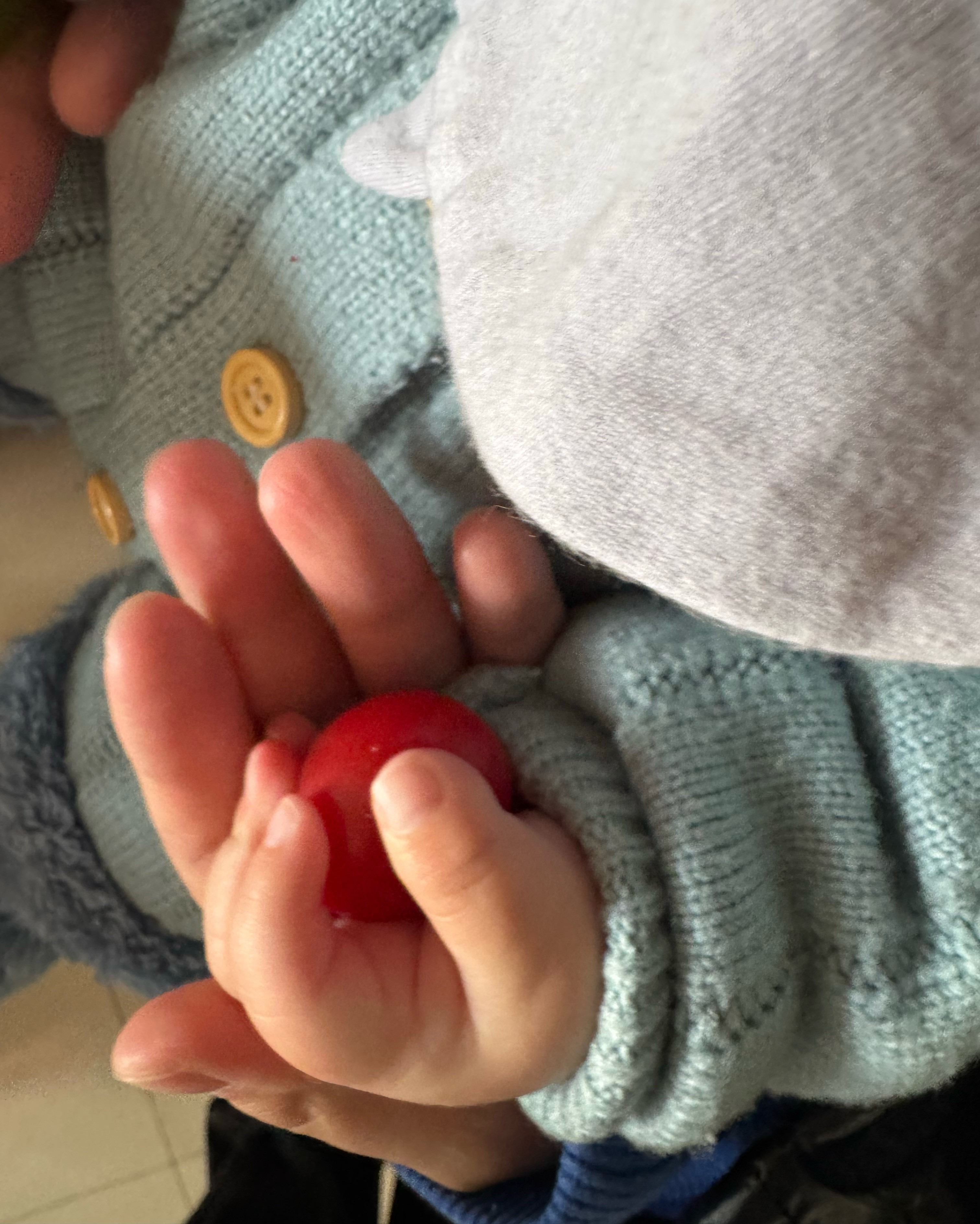 终于在今晚离开了家，在耗时2500s历经15600m后终于回到了自己的家中。好累