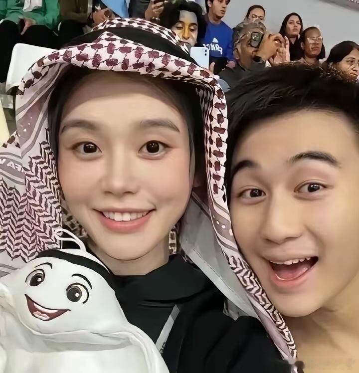 奚梦瑶的命，确实好上海小姑娘，家里就她一个。爸做外贸，妈当老师，自己也很努力又