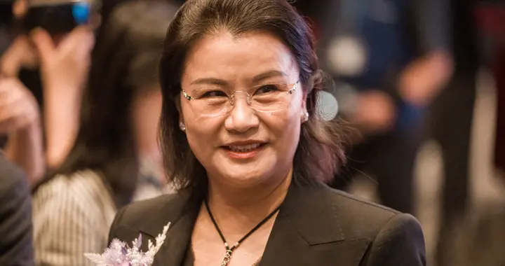 身家1270亿! 中国新晋女首富诞生