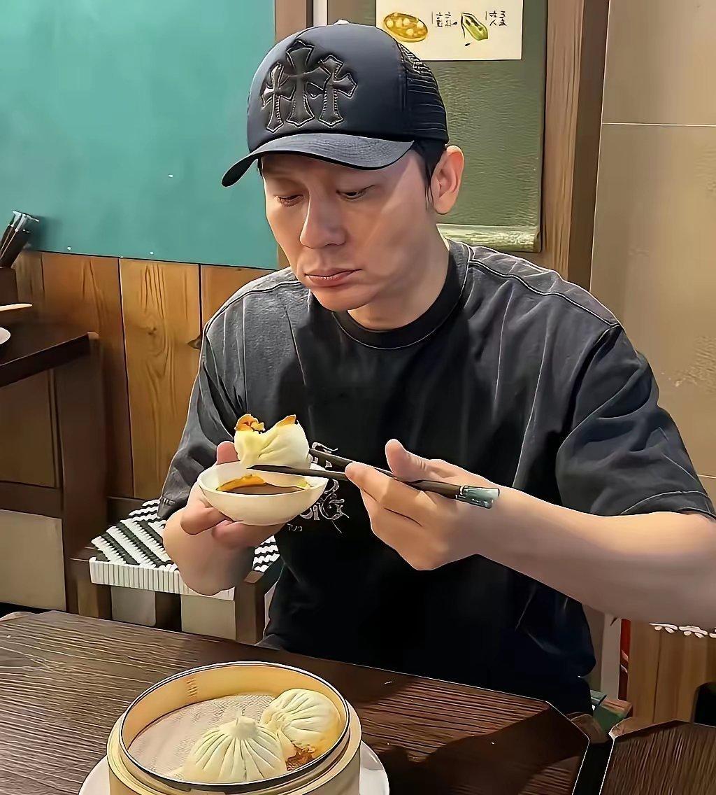 她有钱有颜为什么分手后就没有绯闻，也不结婚呢？